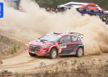 Australijski miting u vožnji povećava brzinu dok moto sportovi privlače rastući interes