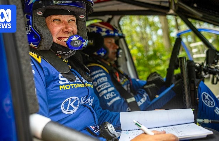 Australski međunarodni veteran automobila: ko-vožnja s Travisom Pastranom Australski međunarodni veteran automobila: ko-vožnja s Travisom Pastranom