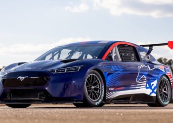 Fordov novi Mustang Mach-e EV za NASCAR izgleda impresivno