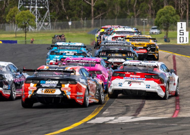 Gdje je Heimgartner, Kostecki drži vozačke standarde