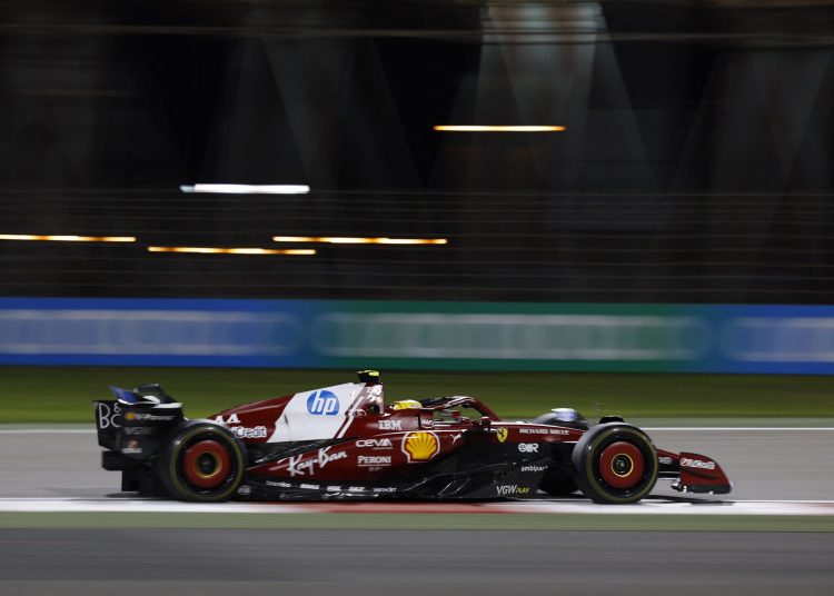 Hollywood na trkačkoj stazi: Lewis Hamiltonova potraga za rekordnim osvim naslovom F1 s Ferrarijem Hollywood na trkačkoj stazi: Lewis Hamiltonova potraga za rekordnim osvim naslovom F1 s Ferrarijem