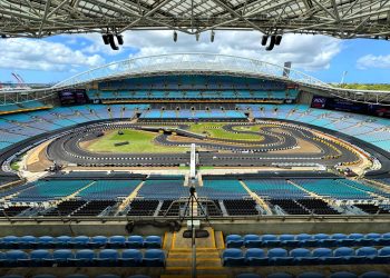 Kako izgraditi trkačku stazu za četiri dana na stadionu u Sydneyu