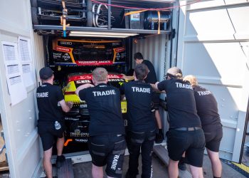 Kako su timovi Supercarsa organizirali morsko putovanje do Taupō