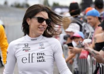 Katherine Legge nastupa na svom prvom NASCAR Cup događaju