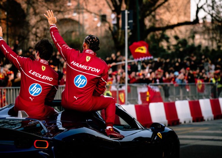 Lewis Hamilton i Charles Leclerc priredili spektakularni show za obožavatelje na događaju u Milanu