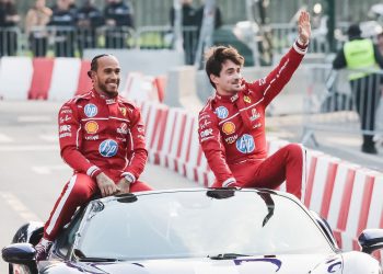 Lewis Hamilton iznosi hrabru tvrdnju o suigraču Ferrarija Charlesu Leclercu