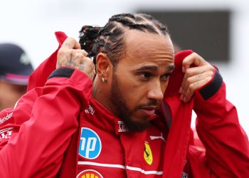 Lewis Hamilton žali zbog ‘propuštene prilike’ na Ferrari debiju nakon ‘vrlo, vrlo škakljive’ utrke u Australiji