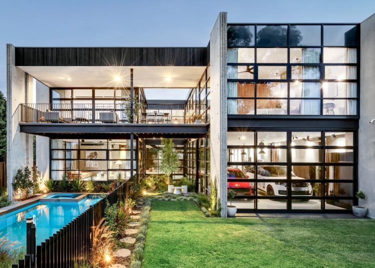 Maribyrnong: Epic kuća s garažom za osam automobila postiže rekordnu cijenu u predgrađu