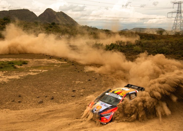 Neuville se penje na ljestvici dok Fourmaux napušta Safari Rally Kenije Neuville se penje na ljestvici dok Fourmaux napušta Safari Rally Kenije