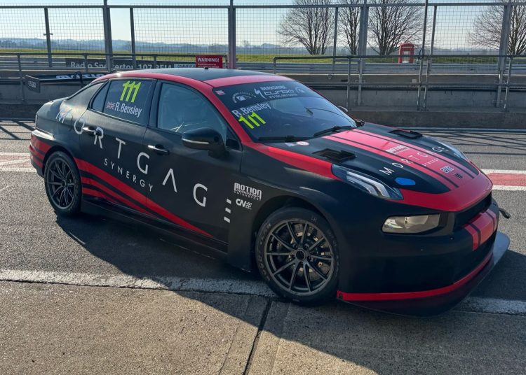 Ryan Bensley dodaje drugi Lynk & Co TCR na UK Grid