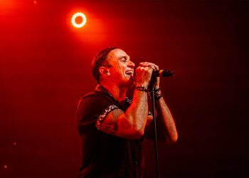 Shannon Noll na Rock 2025 Betr Darwin Triple Crown