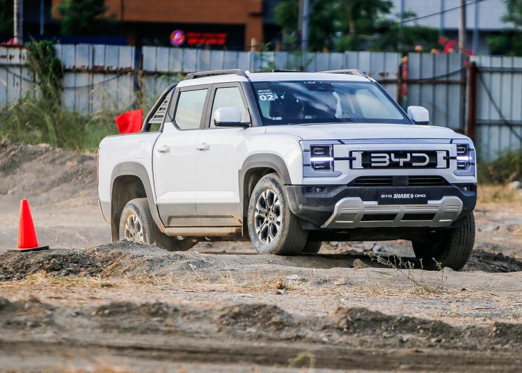 Snažno preuzimanje s dvostrukim načinom off-road tehnologije