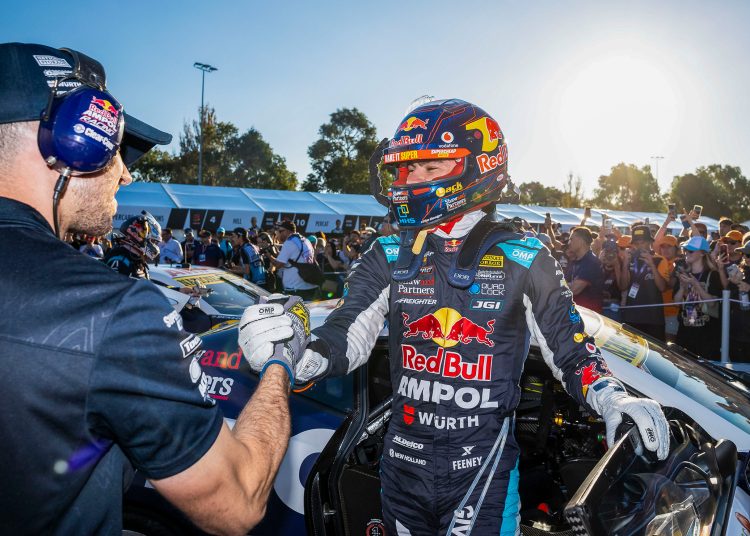 Trostruka osam ukradenih vodstva nakon što su ga ‘pušile’ – Supercars.com Trostruka osam ukradenih vodstva nakon što su ga ‘pušile’ – Supercars.com