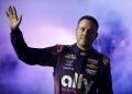 U automobilu s vizualima HMS-a: zvijezda Alex Bowman i NASCAR legenda Kevin Harvick