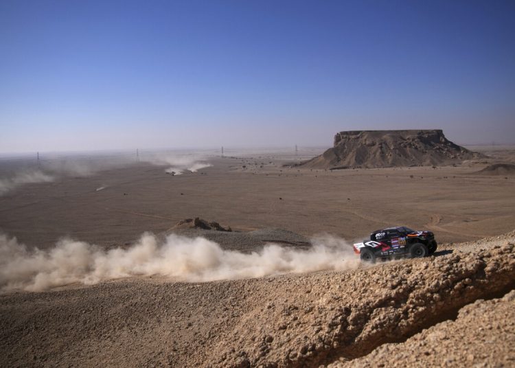 Al Rajhi preuzima vodstvo Dakar Rally nakon loše izvedbe Lategana Al Rajhi preuzima vodstvo Dakar Rally nakon loše izvedbe Lategana