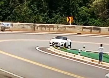 BMW Drift Drift na Phu Thabu Boeku da se suoči