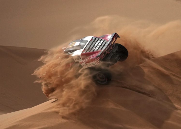 Dakar Rally u slikama: AP fotografije prikazuju brzinu i krajolik dok vozači osvajaju pustinju
