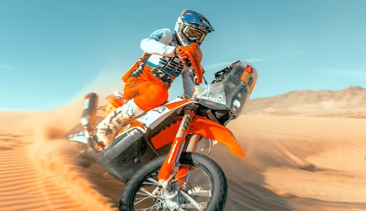 Dakar: Utrka protiv pustinje – Prikolica dokumentarnog filma s napornom off-road akcijom i M83 Soundtrackom