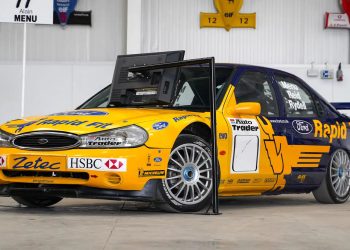 Ford je ovu legendu automobila iz 90-ih preobrazio u trkački simulator. Sada je dostupna za kupnju.