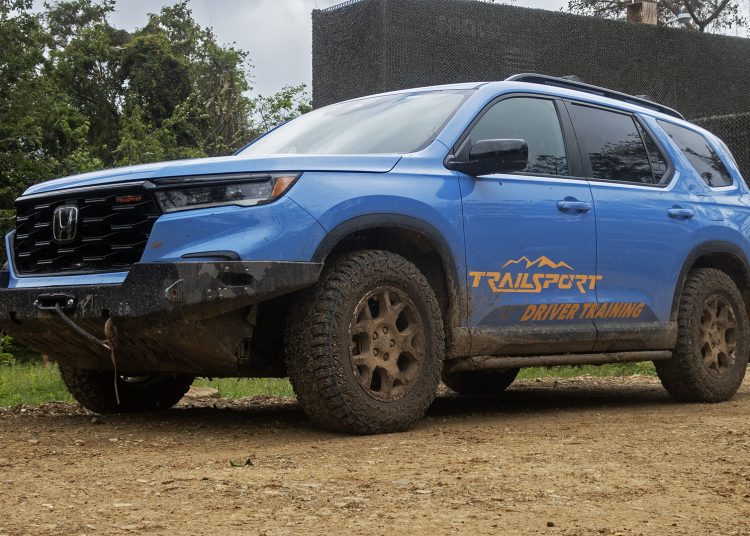 Honda je razvila ovog ekstremnog pilota spremnog za stazu kako bi educirala svoje zaposlenike kako da se ne… Honda je razvila ovog ekstremnog pilota spremnog za stazu kako bi educirala svoje zaposlenike kako da se ne…