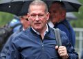 Jos Verstappen pobjeđuje u utrci automobila sponzoriranoj od strane Red Bull Jos Verstappen pobjeđuje u utrci automobila sponzoriranoj od strane Red Bull