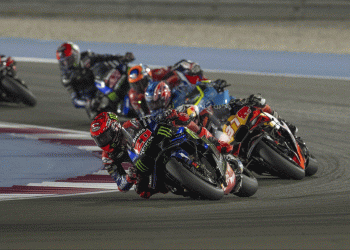 Monster Energy Yamaha MotoGP | Vijesti Pojedinosti: Monster Energy Yamaha MotoGP završava Katar GP na P7 i P12