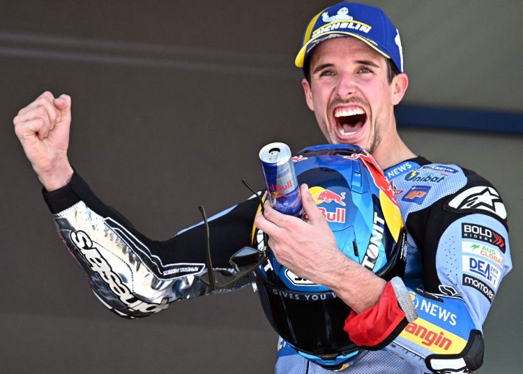 MotoGP Španjolska: Alex Marquez osvojuje prvu Grand Prix nakon što se brat Marc sruši | Vijesti o moto sportu MotoGP Španjolska: Alex Marquez osvojuje prvu Grand Prix nakon što se brat Marc sruši | Vijesti o moto sportu