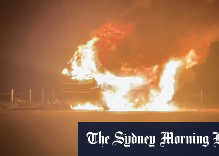 NSW policija traži muškarca nakon smrti tinejdžera u pucnjavi NSW policija traži muškarca nakon smrti tinejdžera u pucnjavi