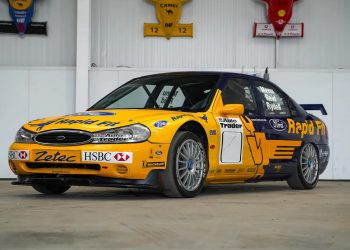 Ne propustite priliku za posjedovanje vrhunskog Super Touring simulatora, jer Prodrive Ford ide na dražbu