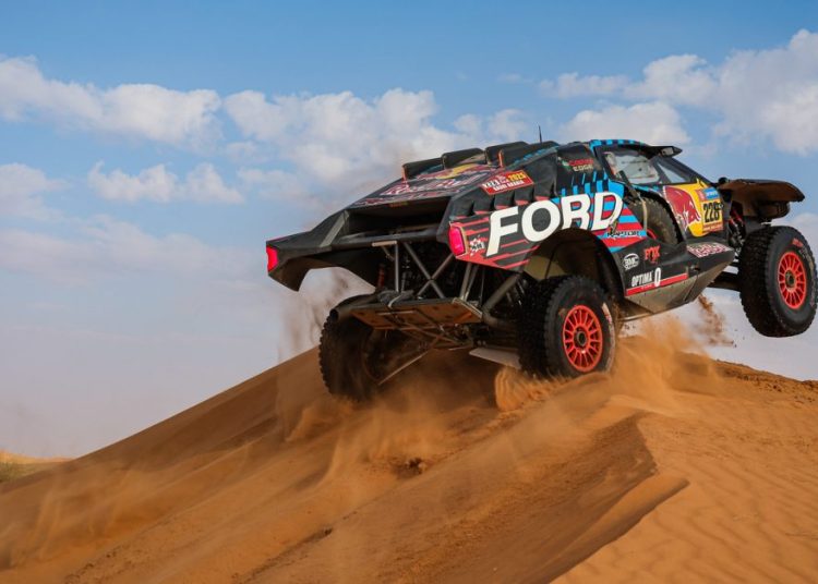 Pogreška cestovne knjige puše Dakar širom otvorenog – prljavština