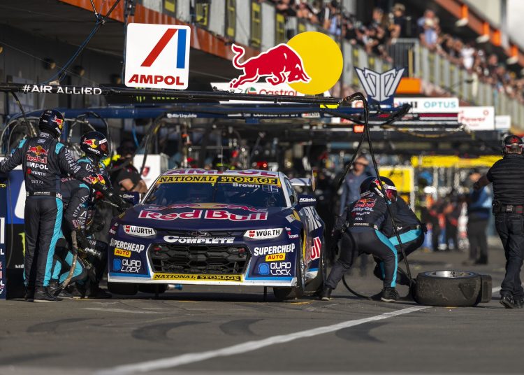 SKAIFE: Trostruka osnova osjećaja učinka odlaska Moorea – Supercars SKAIFE: Trostruka osnova osjećaja učinka odlaska Moorea – Supercars