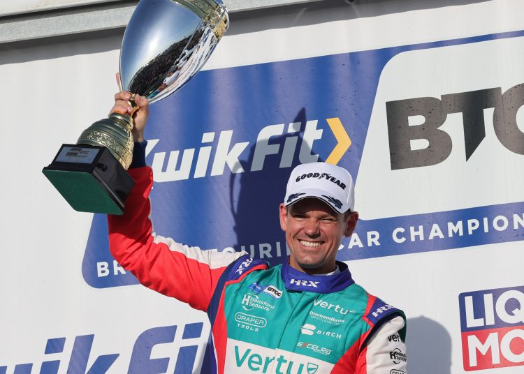 Tom Chilton s oduševljenjem započeo pobjedu u Donington Parku Tom Chilton s oduševljenjem započeo pobjedu u Donington Parku