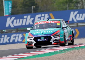 Tom Ingram vodi Ash Suttona u drugoj BTCC praksi