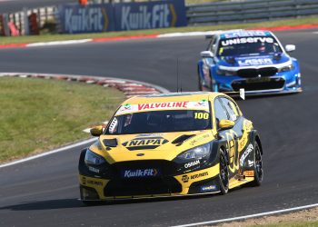 Ash Sutton drži BTCC bodove nakon Hatcha
