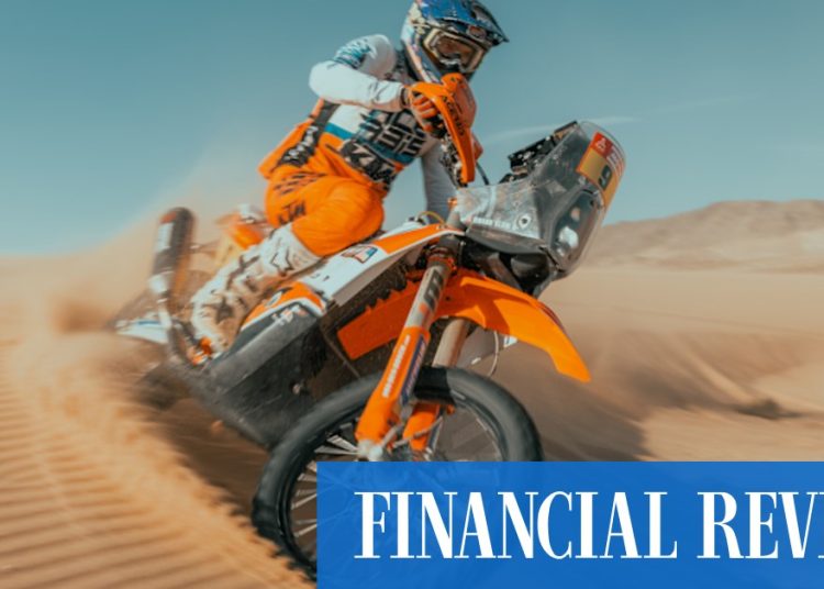 Australski vozač mitinga Toby Price u novom dokumentarnom filmu ‘Dakar: Utrka protiv pustinje’ Australski vozač mitinga Toby Price u novom dokumentarnom filmu ‘Dakar: Utrka protiv pustinje’