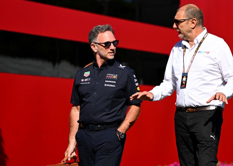 Christian Horner obećava ‘100% predanost’ Red Bullu usred glasina o Ferrarijevom interesu za ulogu šefa tima Christian Horner obećava ‘100% predanost’ Red Bullu usred glasina o Ferrarijevom interesu za ulogu šefa tima