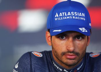 “Čini se da u nedjelju nismo dobro odradili” – Carlos Sainz ‘nesretan’ s P8 u Imoli jer su Williams bili ‘brži od Mercedesa i Ferrarija’