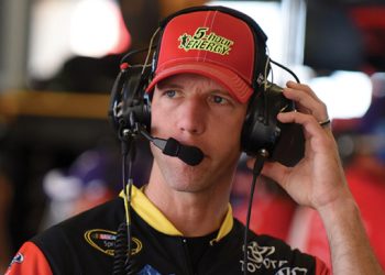 Clint Bowyerov šef tima Billy Scott osvojio nagradu za najbolji ‘Problem Solver’ Moog u svojoj karijeri