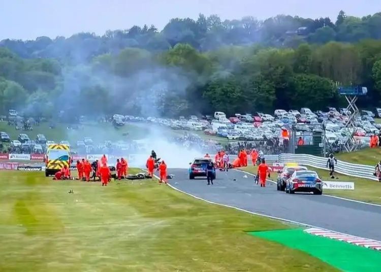 Dva mrtva, jedna kritična nakon tragične trkaće nesreće Dva mrtva, jedna kritična nakon tragične trkaće nesreće