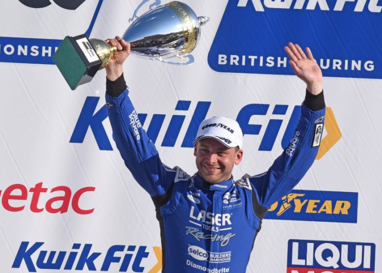 Jake Hill ‘Natrag u igri’ nakon uspjeha Brands-a