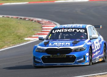 Jake Hill ostvaruje pobjedu s vožnjom pod zastavom u otvaraču BTCC-a