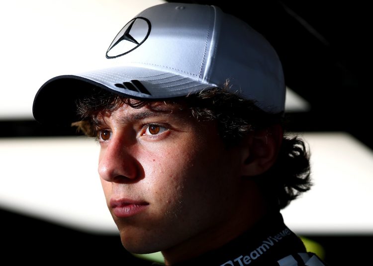 James Hinchcliffe, pobjednik Indycar-a, ocjenjuje F1 Kimi Antonelli s njegovom tromjesečnom izvještajnom karticom James Hinchcliffe, pobjednik Indycar-a, ocjenjuje F1 Kimi Antonelli s njegovom tromjesečnom izvještajnom karticom