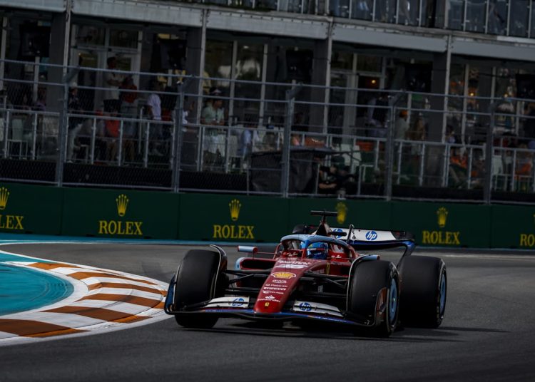 Jedan tim stvara neurednu shemu, drugi otkriva ljepotu