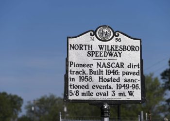 Koliko vremena ostaje? Outspoken Insider otkriva najnoviju NASCAR ikoničnu pjesmu