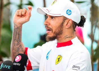 Lewis Hamiltonov Sukob, Oscar Piastri se Kotrlja