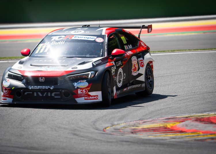 Marco Butti slavodobitno pobjeđuje u utrci u Spa Marco Butti slavodobitno pobjeđuje u utrci u Spa