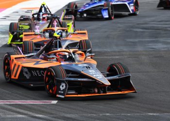 Monaco Eprix uživo – Mahindra’s NYCK de Vries preuzima vodstvo Monaco Eprija nakon što Grid zaustavi obavezna stajališta, snažno se braneći od dvojice iz Andretti.