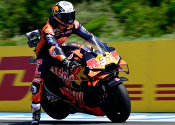 Ni Zlatni dječak MotoGP-a ne može izbjeći ozljede ruku, podvrgava se operaciji.