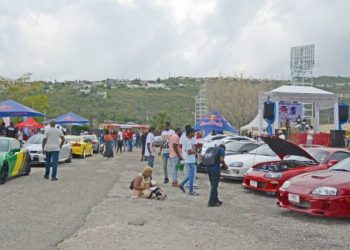 Obožavatelji uživaju u driftu na JDM izložbi automobila 2025.