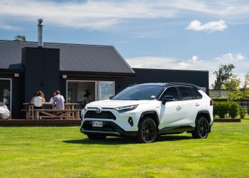 Prodaja novih vozila u NZ travanj: Drifting, ali ne na dobar način